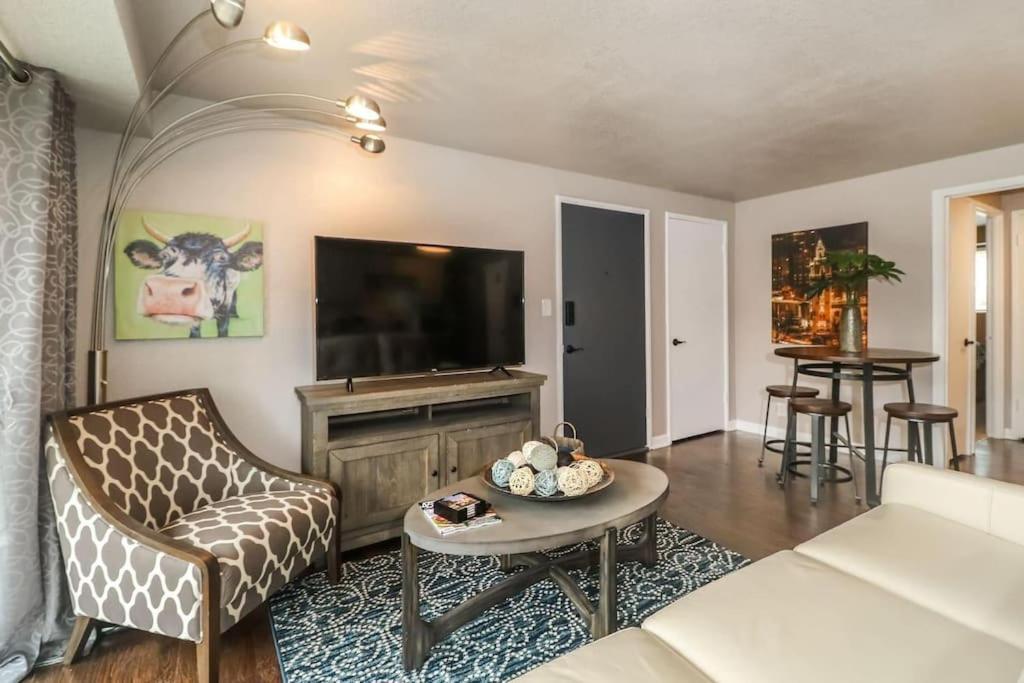Holly Second Floor 2 King Beds Villa Kansas City Exterior photo